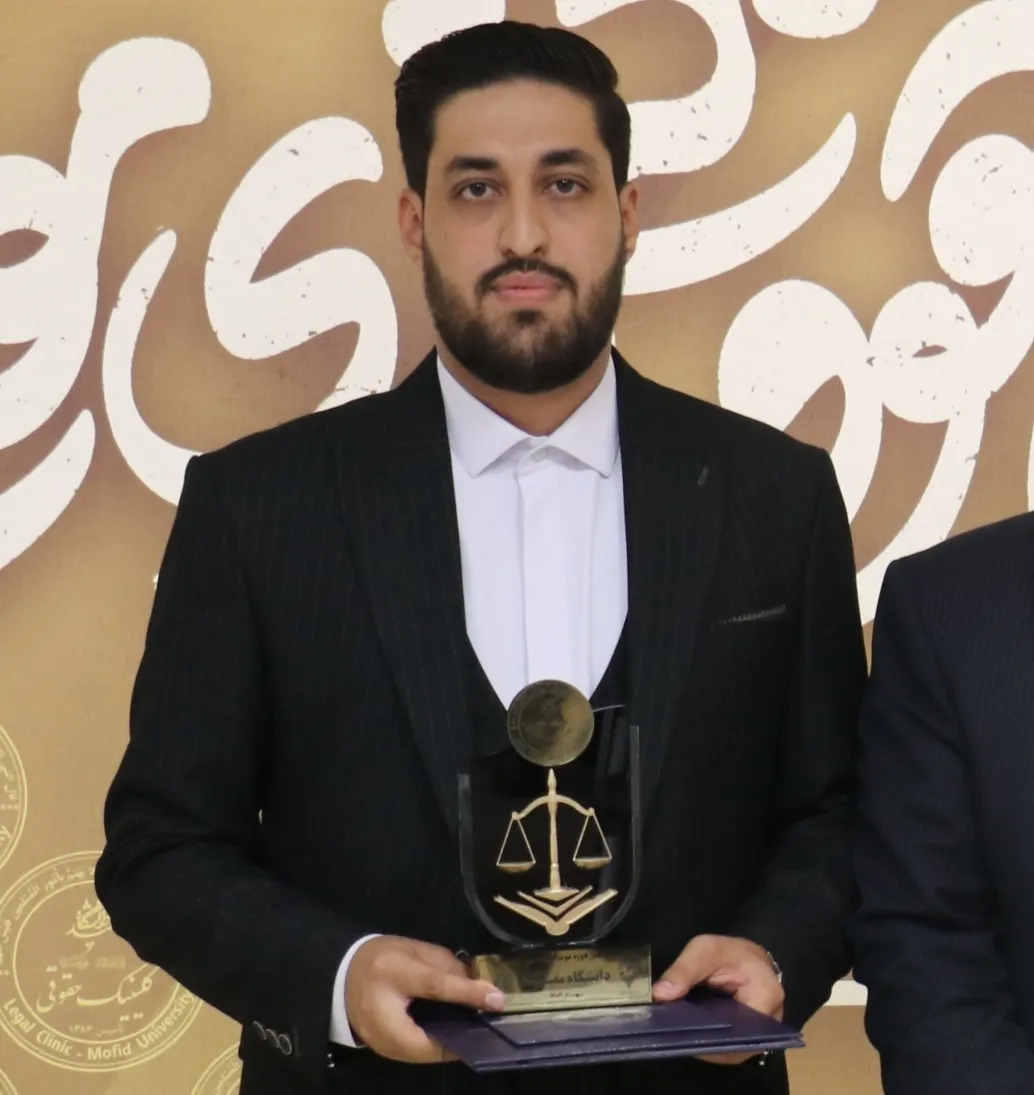 علیرضا آذر بخش