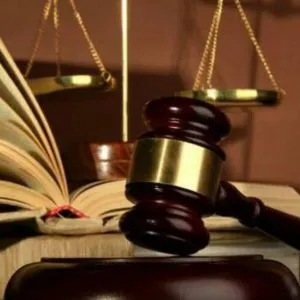 وکیل پایه یک دادگستری