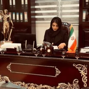 وکیل پایه یک دادگستری