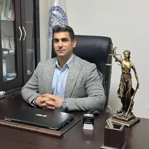 وکیل پایه یک دادگستری