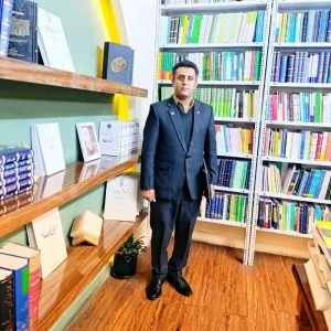 وکیل دادگستری و مشاور حقوقی