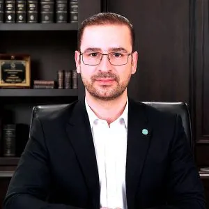 وکیل پایه یک دادگستری